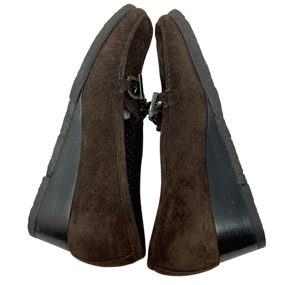 Stuart Weitzman Women’s Dark Brown Suede Chain Accent Slip On Loafers Size 9 N - Picture 7 of 12